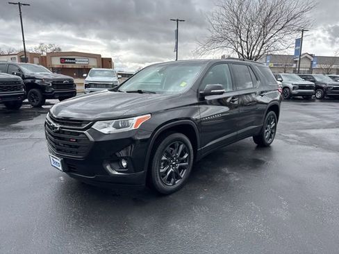 Used 2021 Chevrolet Traverse RS image 3