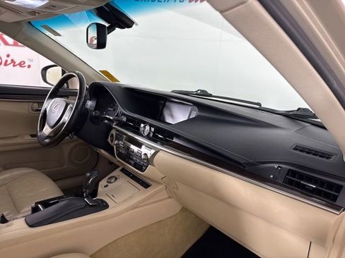 Used 2014 Lexus ES 350 w/ Luxury Package image 17