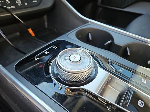 Used 2025 Kia Carnival SX w/ SX Dark Edition Package image 19