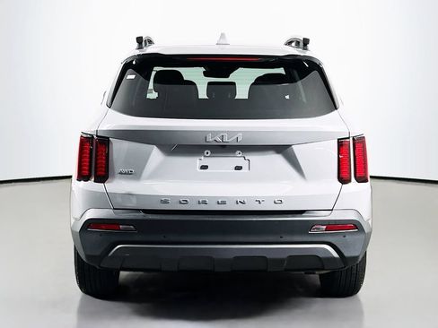 Used 2022 Kia Sorento S w/ Panoramic Sunroof Package AWD/4WD image 6