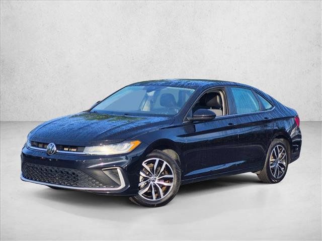 Used 2025 Volkswagen Jetta SE FWD image 2