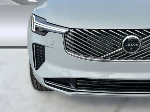 New 2026 Volvo XC90 B6 Plus w/ Protection Package Premier image 28