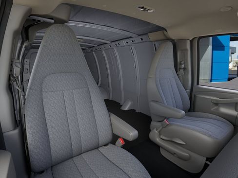 New 2026 Chevrolet Express 2500 Extended w/ Communications Package RWD image 16