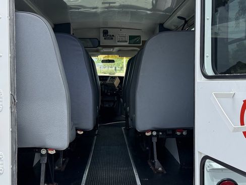 Used 2004 Chevrolet Express 3500 w/ School Bus Package RWD image 5