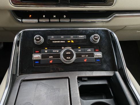 Used 2018 Lincoln Navigator L Select w/ Cargo Package image 15