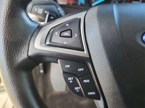 Used 2019 Ford Fusion SE image 21