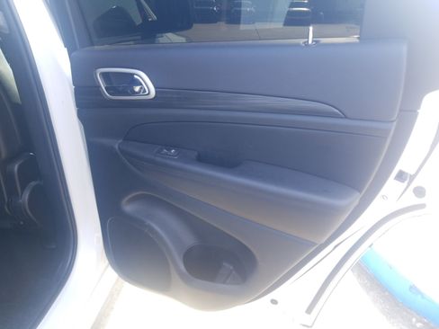 Used 2022 Jeep Grand Cherokee Laredo X RWD image 14