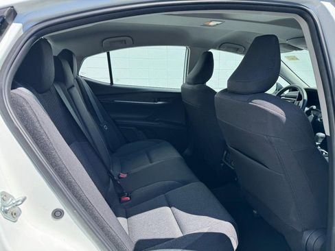 Used 2025 Toyota Camry LE image 10