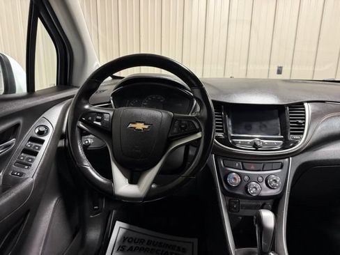 Used 2019 Chevrolet Trax LT w/ Driver Confidence Package FWD image 30