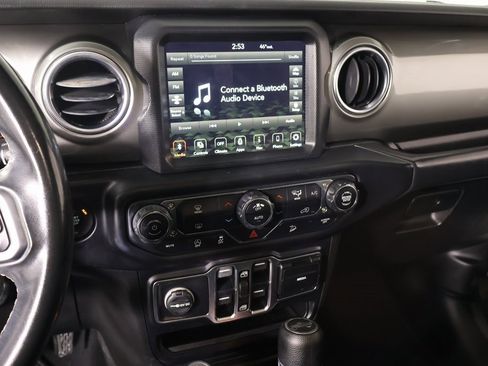 Used 2019 Jeep Wrangler Unlimited Sahara image 5