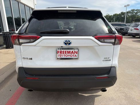 Used 2023 Toyota RAV4 XLE w/ Convenience Package AWD/4WD image 9