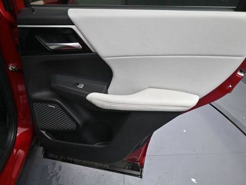 Used 2025 Mitsubishi Outlander SE FWD image 15