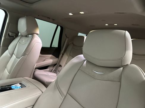 Used 2019 Cadillac Escalade Luxury AWD/4WD image 33