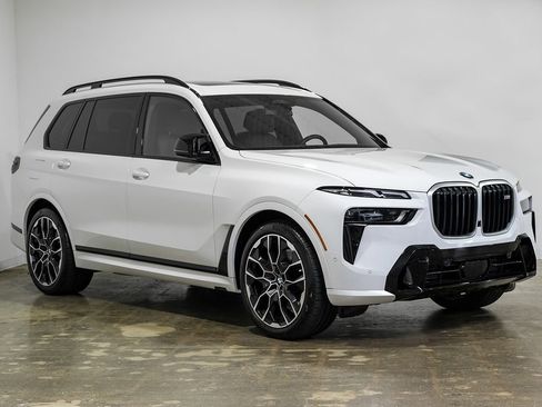 Used 2023 BMW X7 M60i AWD/4WD image 7