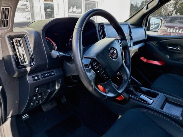 Used 2025 Nissan Frontier PRO-4X AWD/4WD image 9