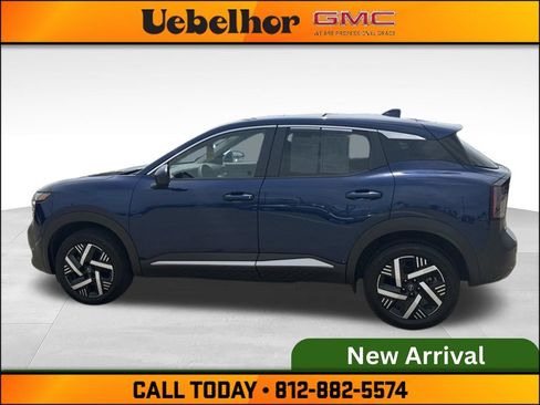 Used 2025 Nissan Kicks SV FWD image 10