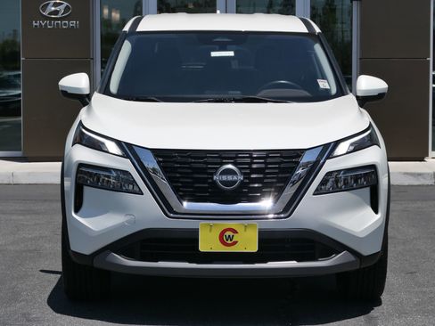 Used 2023 Nissan Rogue SV FWD image 8