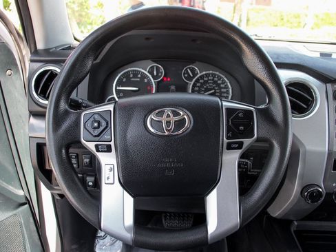 Used 2017 Toyota Tundra SR5 image 19