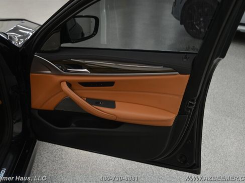 Used 2022 BMW M550i xDrive w/ Executive Package image 41