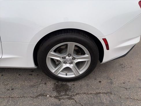 Used 2023 Chevrolet Camaro LT RWD image 5