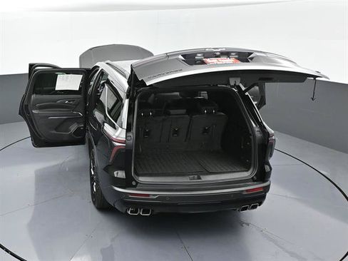 Used 2024 Chevrolet Traverse LT w/ Enhanced Driving Package FWD image 52