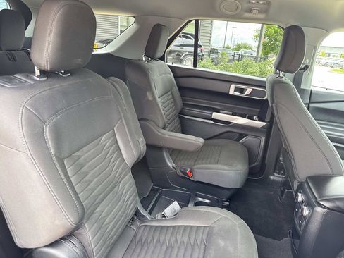 Used 2021 Ford Explorer XLT RWD image 10