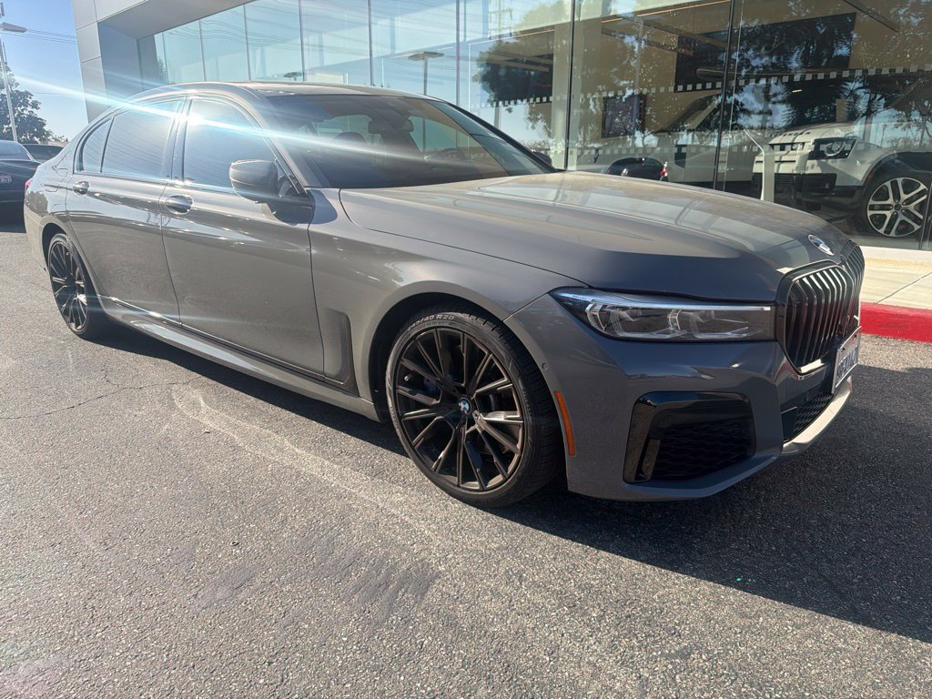 Used 2021 BMW 740i w/ M Sport Package RWD image 2
