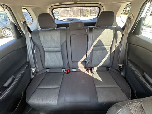 Used 2025 Nissan Rogue SV FWD image 40