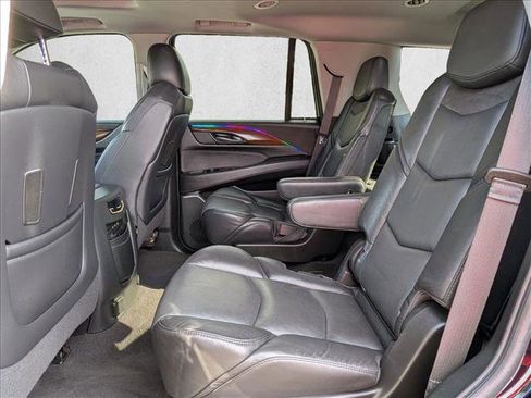 Used 2020 Cadillac Escalade Premium Luxury w/ Escalade Sport Edition image 17