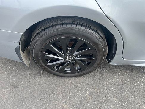 Used 2021 Toyota Camry SE image 10