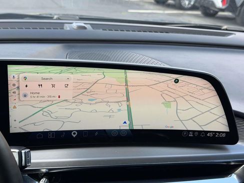 Used 2023 Cadillac Lyriq AWD image 22