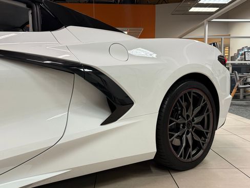 Used 2024 Chevrolet Corvette Stingray Premium Conv w/ Z51 Performance Package image 13