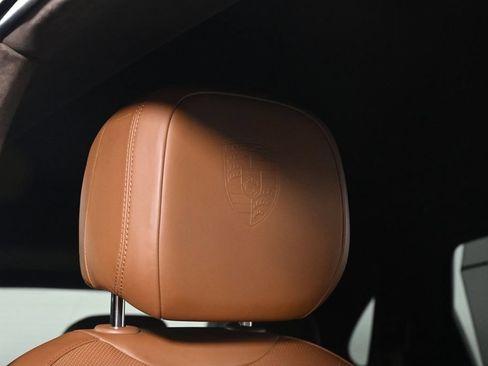Certified 2023 Porsche Cayenne Turbo S AWD/4WD image 22