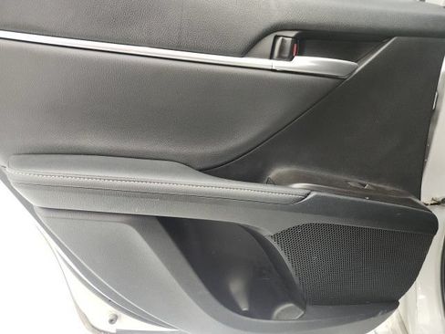 Used 2024 Toyota Camry XSE FWD image 9