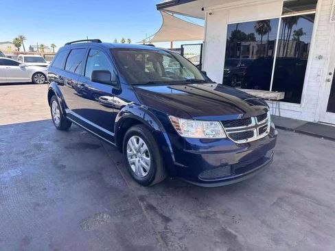Used 2020 Dodge Journey SE image 3