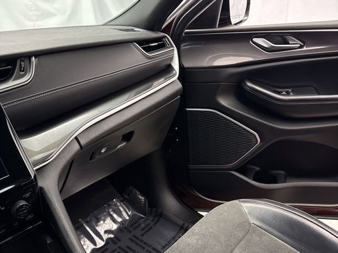 Used 2022 Jeep Grand Cherokee Altitude image 21