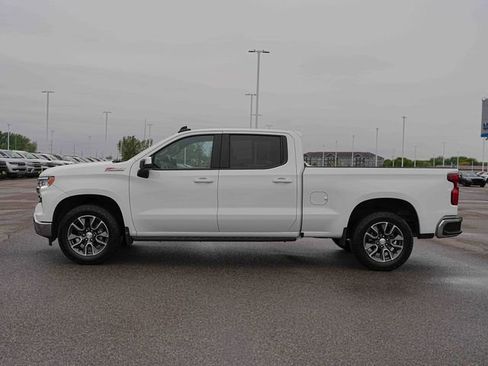Used 2024 Chevrolet Silverado 1500 LT AWD/4WD image 10