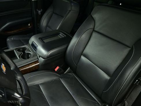 Used 2020 Chevrolet Suburban LT image 55