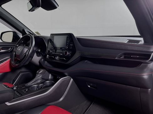 Certified 2021 Toyota Highlander XSE image 27