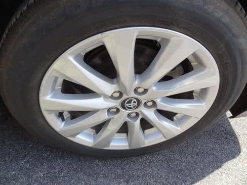 Used 2020 Toyota Camry LE w/ Convenience Package image 23