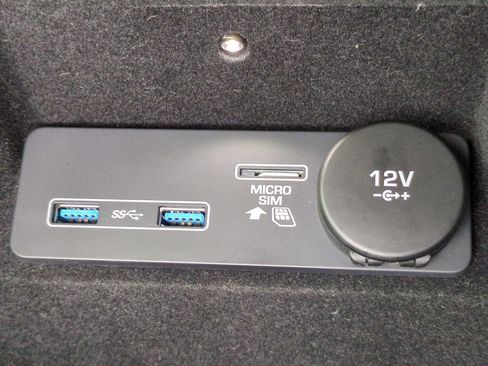 Used 2019 Jaguar E-PACE R-Dynamic HSE image 23