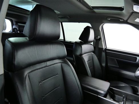 Used 2025 Hyundai Santa Fe Limited image 12