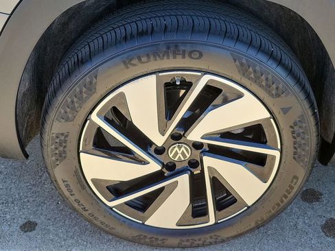 Used 2025 Volkswagen Atlas SE image 31