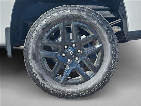 New 2026 Chevrolet Silverado 1500 Custom Trail Boss w/ Turbomax Blackout Package image 11