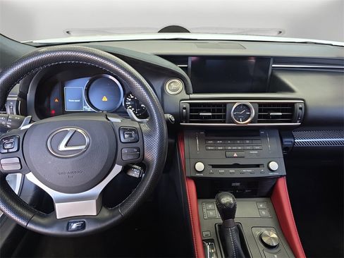 Used 2016 Lexus RC F image 10