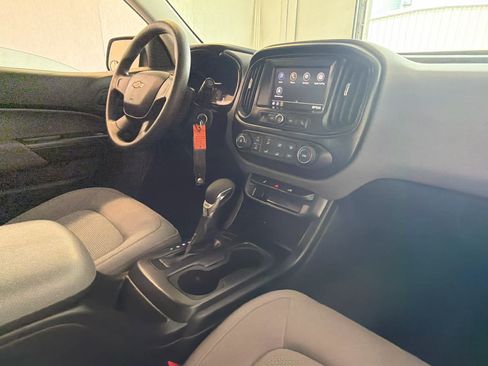 Used 2022 Chevrolet Colorado W/T RWD image 19