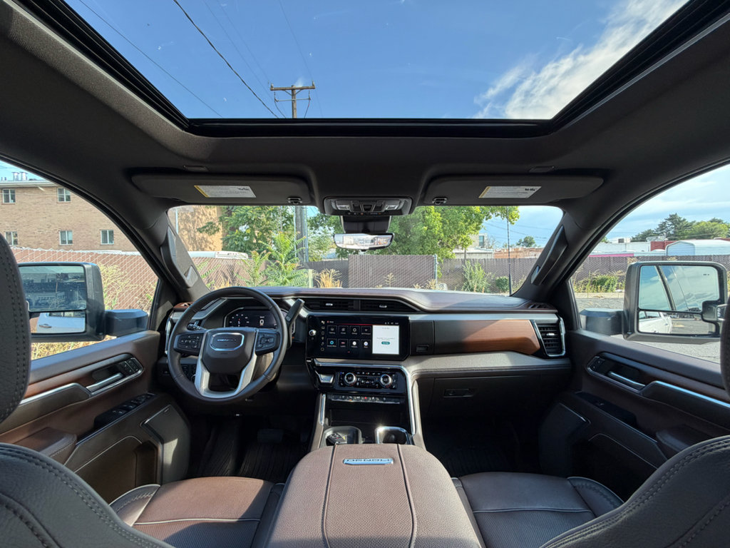 Used 2024 GMC Sierra 3500 Denali w/ Denali Reserve Package AWD/4WD image 32