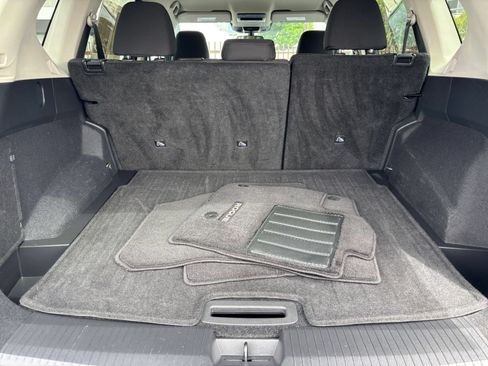 Used 2025 Nissan Rogue SV FWD image 33