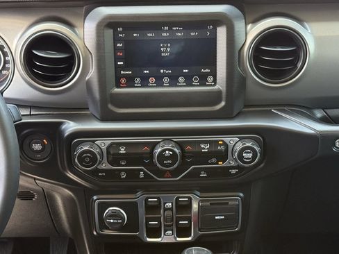 Used 2023 Jeep Wrangler Unlimited Sport AWD/4WD image 16