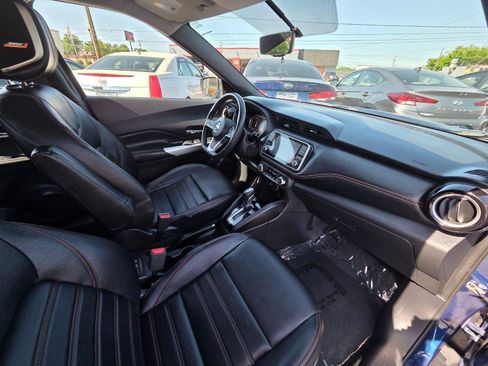 Used 2019 Nissan Kicks SR w/ SR Premium Package FWD image 18
